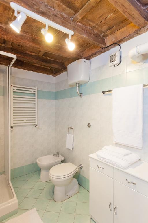 Maisonette Farnese Rome Room photo